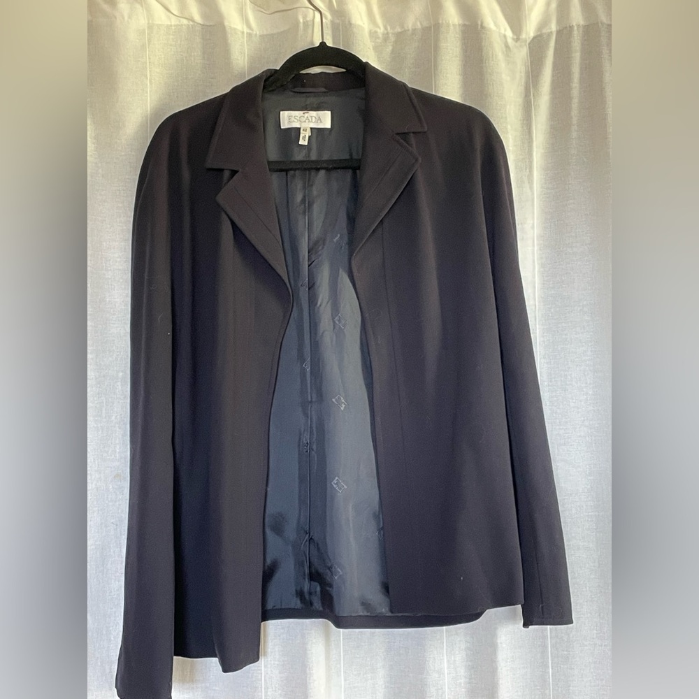 Escada Women's Elegant Black Blazer